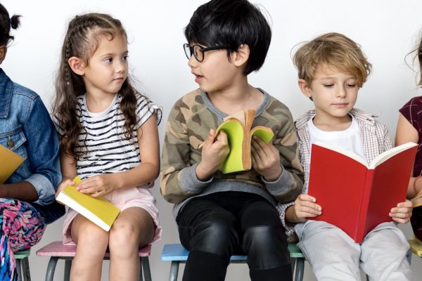Balancing Screen Time and Story Time
